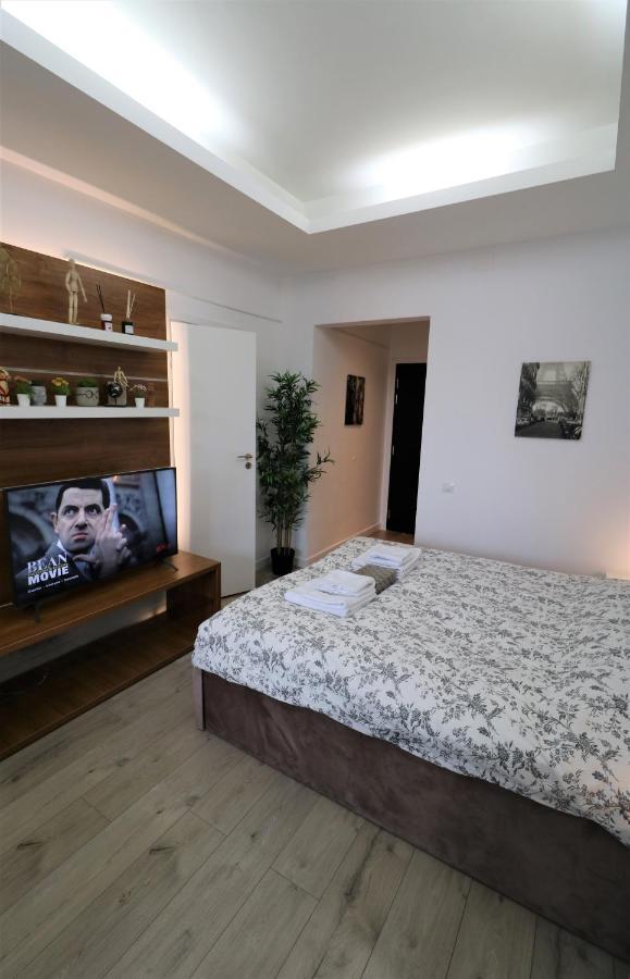 Charming City Center Apartment - Free Minibar Bucarest Extérieur photo